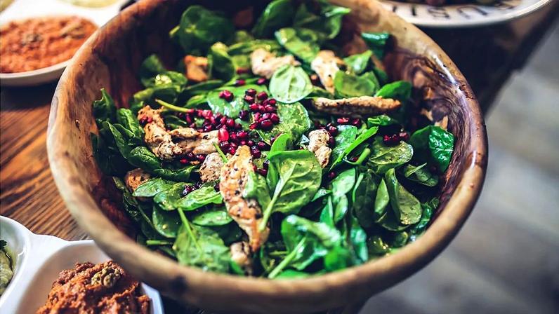 Dieta rica em vegetais pode reduzir risco de demência, aponta estudo