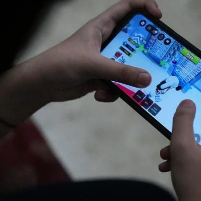 Grécia proíbe acesso às redes sociais a menores até 15 anos