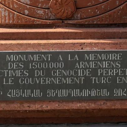 Primeiro-ministro francês recorda massacre arménio em Marselha