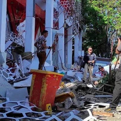 Sismo de 7,4 atinge Molucas; alerta de tsunami na Indonésia