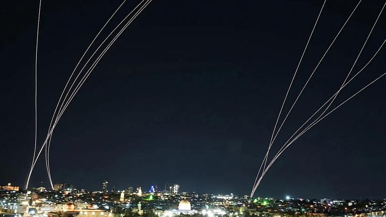 Irão lança a maior salva de mísseis em três semanas contra Israel