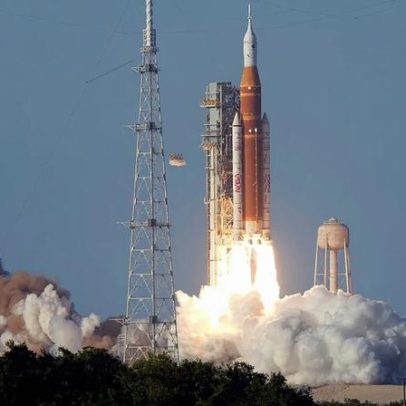 Foguetão Artemis II da NASA descola em missão histórica à Lua