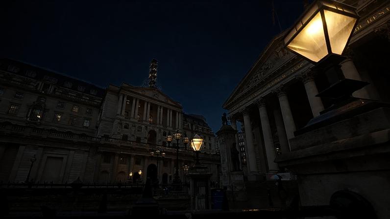 Banco de Inglaterra mantém juros, conflito no Irão eleva preço do petróleo