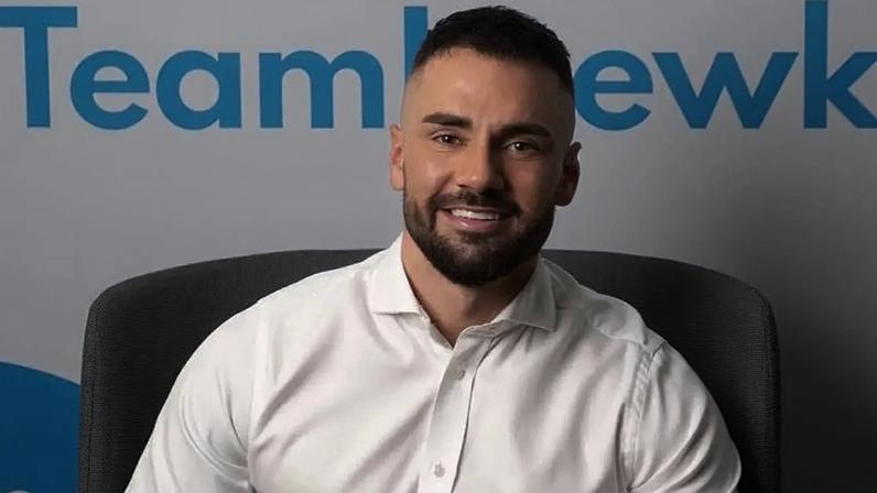 Deputado de esquerda polaco Lukasz Litewka morre atropelado enquanto pedalava