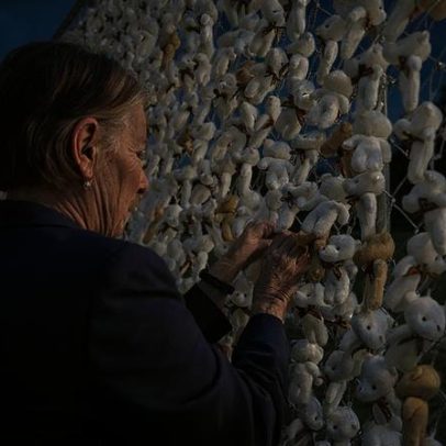 Washington exibe 20 mil ursos de peluche para lembrar crianças ucranianas raptadas