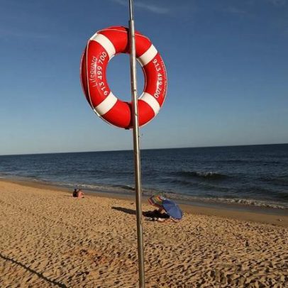 Calor leva nadadores-salvadores a alertar afogamentos em praias não vigiadas