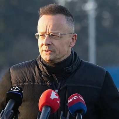Ministro húngaro Szijjártó desaparece e não participa da reunião da UE