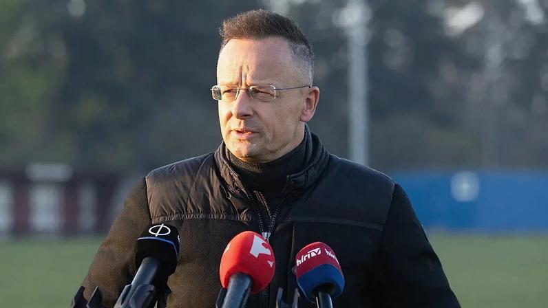 Ministro húngaro dos Negócios Estrangeiros húngaro, Peter Szijjarto
