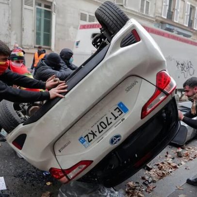 Imagens antigas de motins em Paris ressurgem sob falsas alegações
