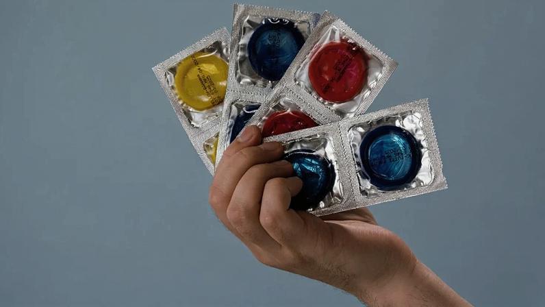 Maior fabricante de preservativos prevê subida de preços com guerra no Irão