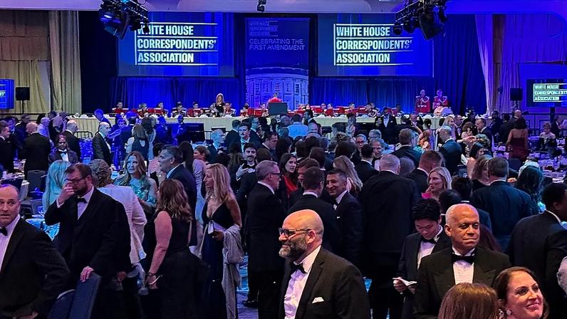 Homem acusado de tentar matar Trump na gala dos correspondentes permanece detido