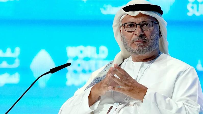 ARQUIVO: Anwar Gargash, alto funcionário dos Emirados, participa na Cimeira Mundial dos Governos na Dubai Expo 2020, no Dubai, Emirados Árabes Unidos, 29 de março de 2022