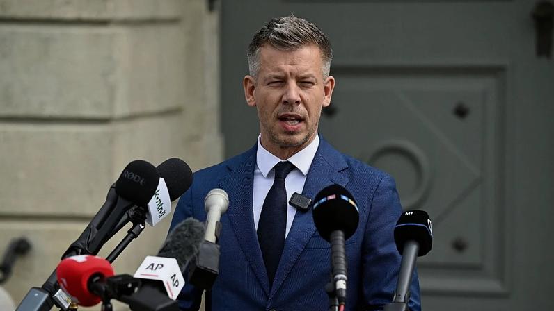 Presidente húngaro avalia argumentos de Péter Magyar para demitir-se