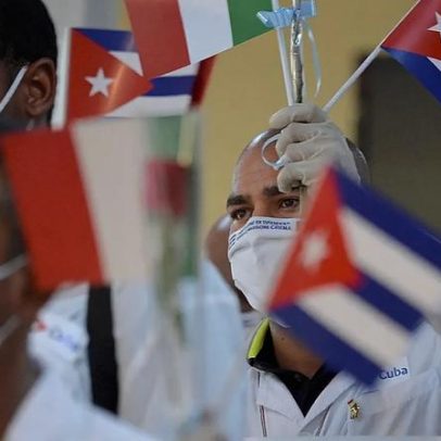 Cuba denuncia EUA por extorquir América Latina ao cancelar acordos médicos