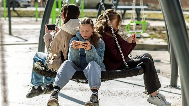 UE lança app de verificação de idade para proteção de crianças online