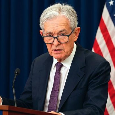Fed mantém juros nos EUA enquanto Powell sinaliza que fica