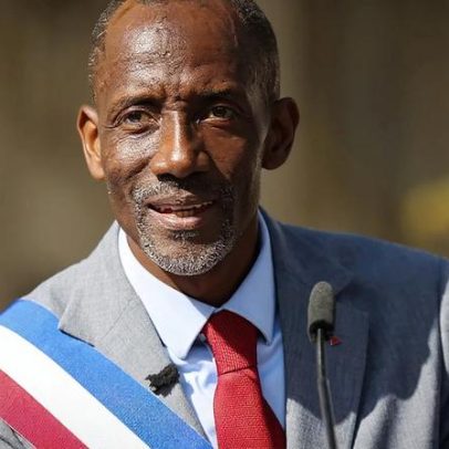 Deputados do LFI apresentam queixa após carta racista à Assembleia Nacional