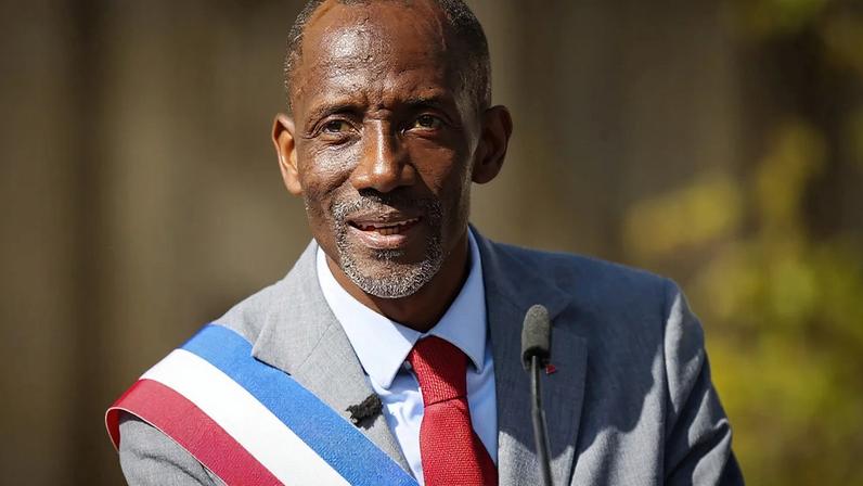 Deputados do LFI apresentam queixa após carta racista à Assembleia Nacional