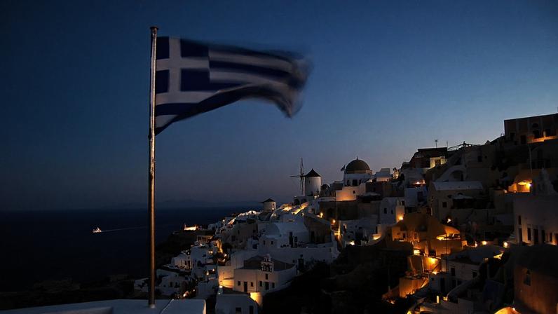 Ilhas gregas como Santorini são destinos muito procurados pelos viajantes