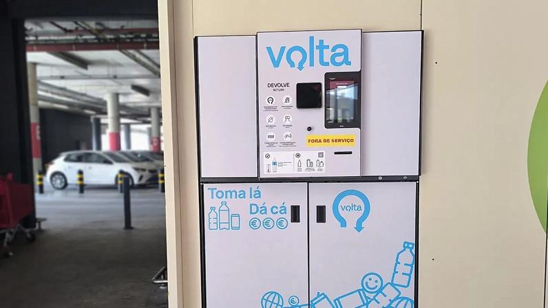 Máquina "Volta" num estabelecimento comercial