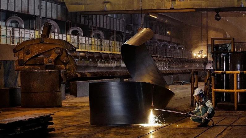 Israel diz que 70% da capacidade de produção de aço do Irão foi destruída