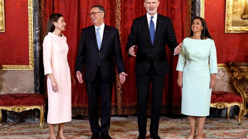 Seguro encontra Felipe VI em Madrid e almoça com Sánchez