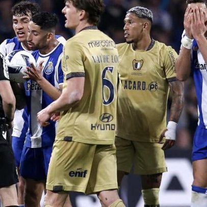 Benfica reage a lance do jogo com o Porto: zona azul