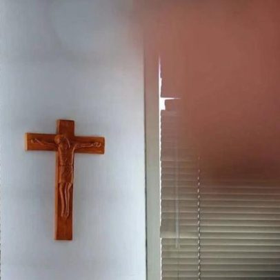 Padre acusado de abusos em Joane pode retomar funções após arquivamento