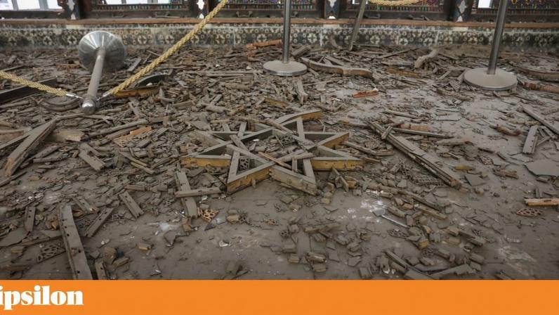 Aspecto da destruição dentro do Palácio de Golestão, um dos sítios danificados