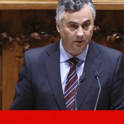 Ministro da Educação vê menos falta de docentes, mas há excesso de professores