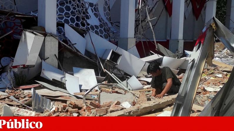 Pelo menos uma morte na Indonésia após sismo de 7,4 e alerta de tsunami