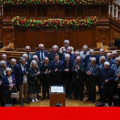 Seguro procura afastar revisão da lei fundamental; Ventura provoca constituintes