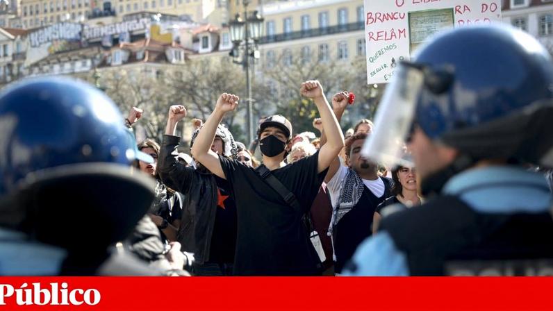 Desacatos no Rossio, em Lisboa, com apoiantes do partido de extrema-direita Ergue-te