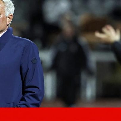 Mourinho diz que gostava de continuar no Benfica