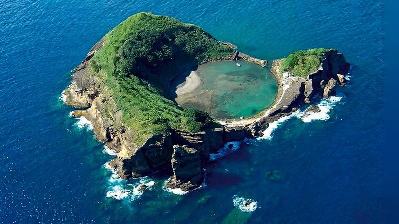 Açores reabrem ilhéu de Vila Franca do Campo para banhos, 88 zonas balneares