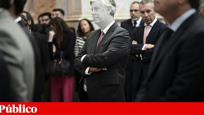 Chega e PS contrariam PSD e dispensam Centeno de explicar previsões