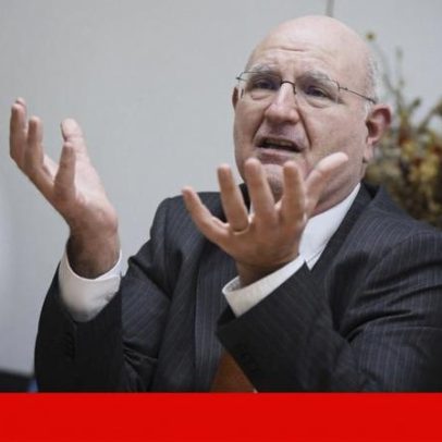 Supervisor de seguros não consegue alugar autocarro; depende do ministro