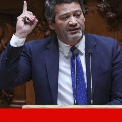 Chega oferece apoio ao Governo à lei laboral com condições; PS recusa colaborar