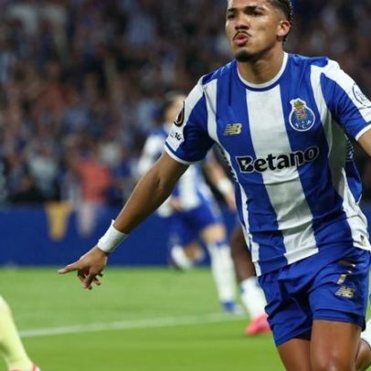 FC Porto empata com Nottingham Forest numa noite de desperdício