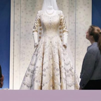 Centenário de Isabel II celebrado pelo estilo no Palácio de Buckingham