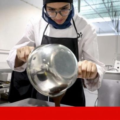 Alisha e Zil aprendem pão-de-ló; recomeço em centros de formação