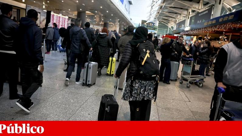 A suspensão aplica-se apenas às partidas, mantendo-se a recolha de dados biométricos nas chegadas