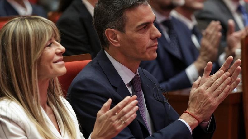 Mulher de Pedro Sánchez responde por corrupção e tráfico de influências com júri popular