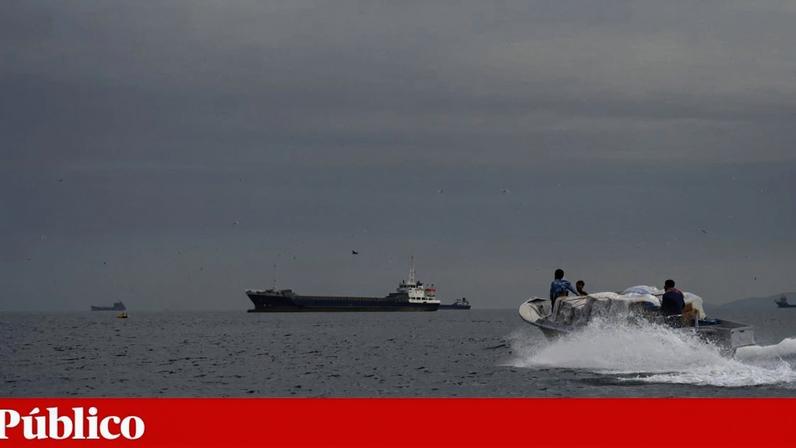 O bloqueio naval dos EUA aos portos iranianos começou na segunda-feira, dia 13 de Abril