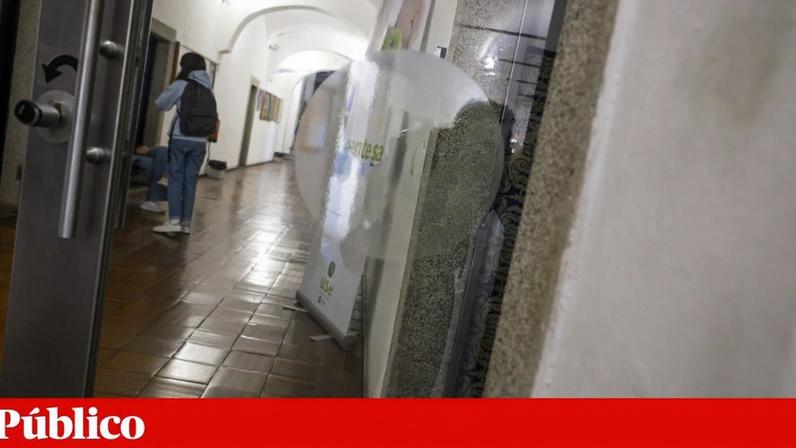 A decisão sobre este processo passaré para a próxima reitoria da UÉ, que será liderada por António Candeias, cuja tomada de posse está prevista para 11 de Maio