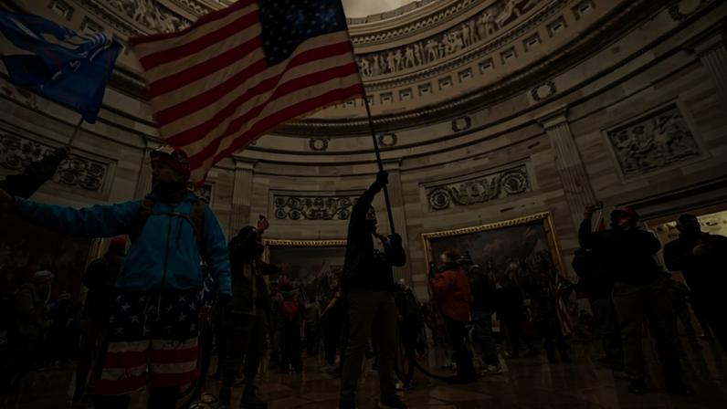 Apoiantes de Trump conseguiram aceder ao interior do Capitólio no dia 6 de Janeiro de 2021