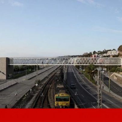 Montagem da passagem pedonal do Dafundo corta Marginal e comboios no sábado