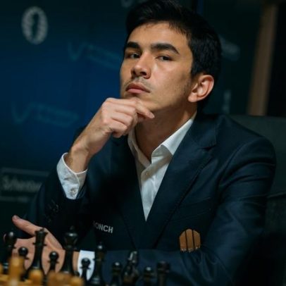 Javokhir Sindarov torna-se o novo pretendente ao título mundial absoluto