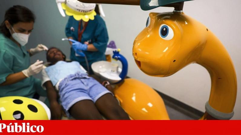 Parlamento aprova duas propostas para criar carreira de dentistas no SNS