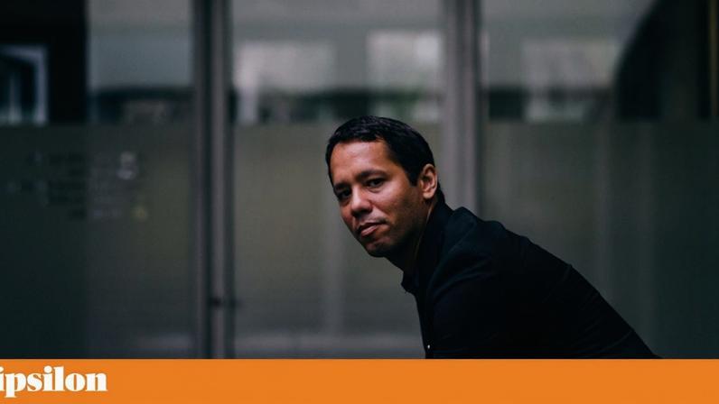 O escritor Itamar Vieira Junior